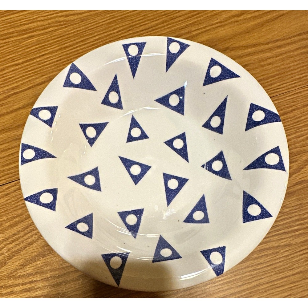 Pier 1 Imports Ceramic soup/cereal bowl8 in Round Blue/White Geometric Pattern